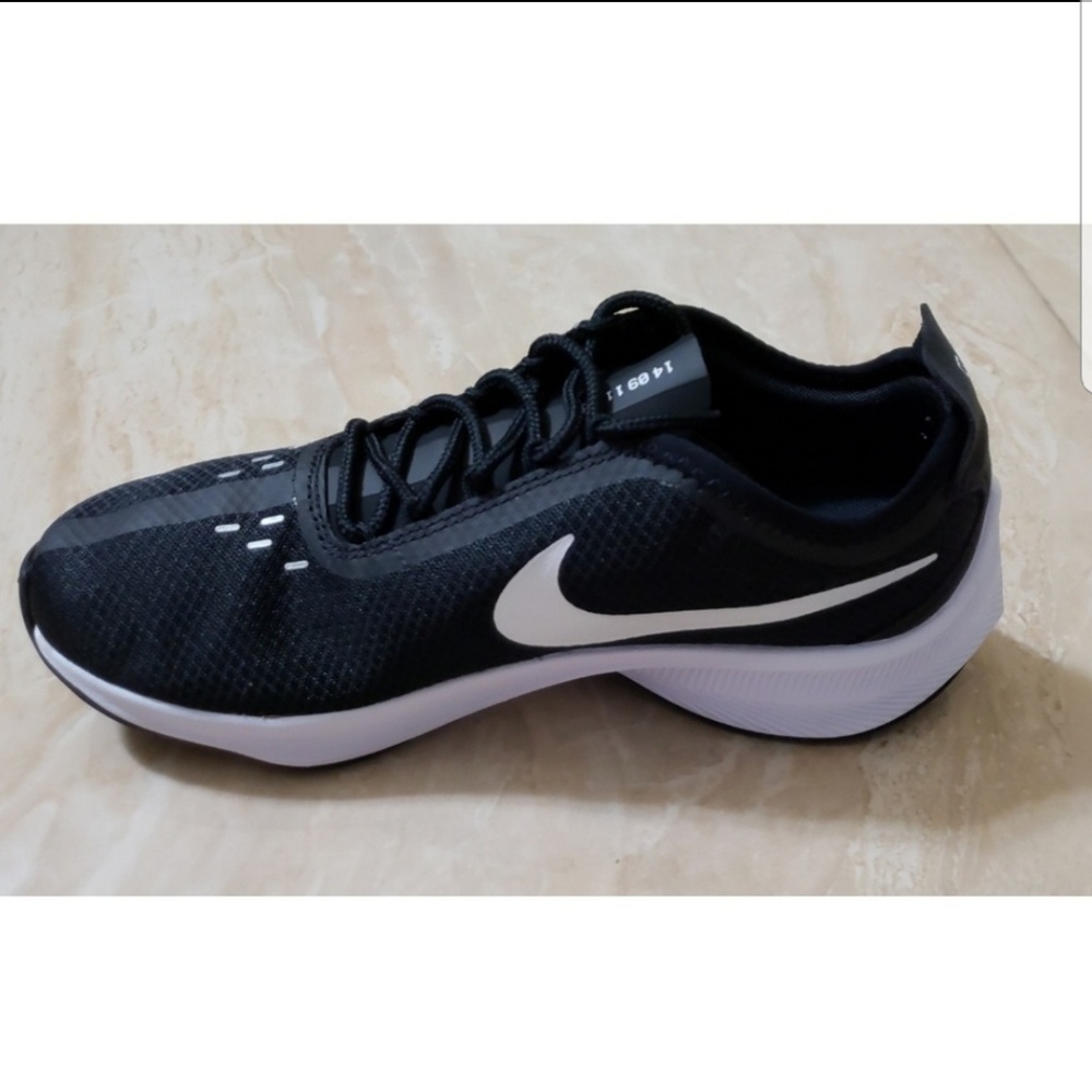 Nike womens shoes sz 7 sneakers black white new - Picture 2 of 7